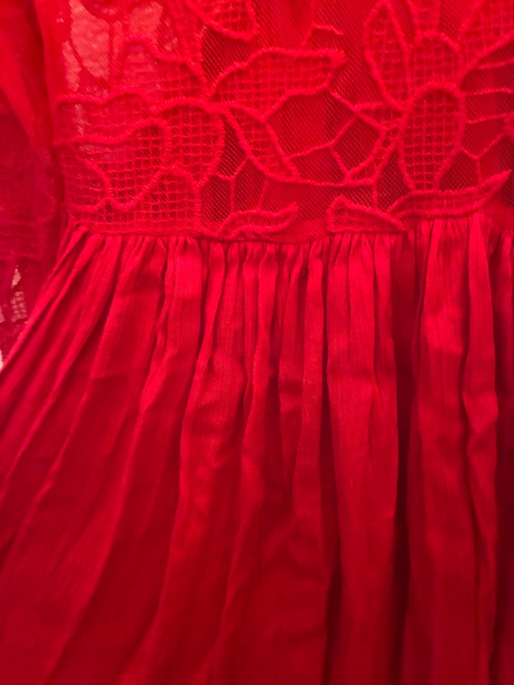 Romeo & Juliet Couture Red Floral Lace - Picture 8 of 10